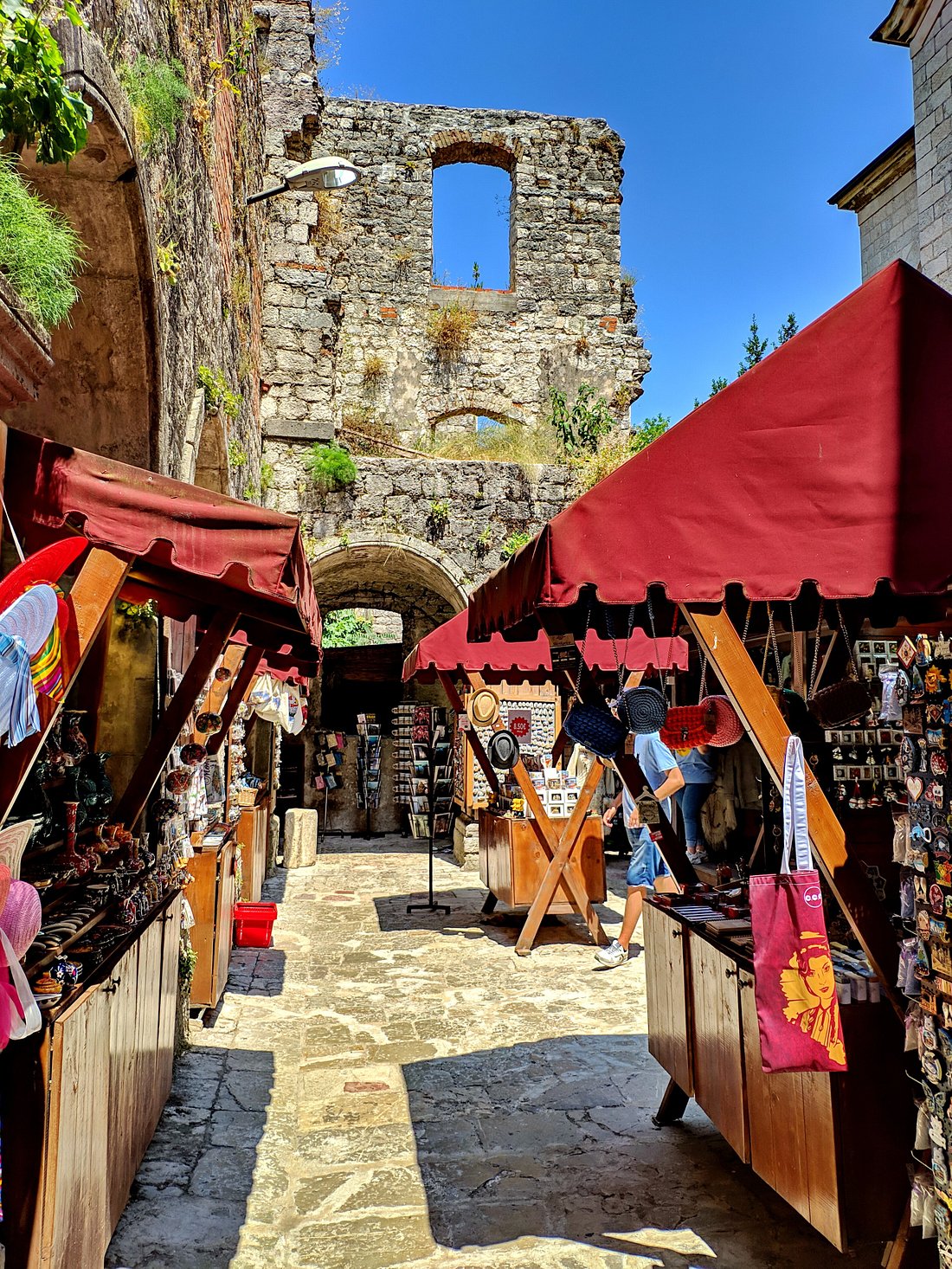 kotor-bazaar